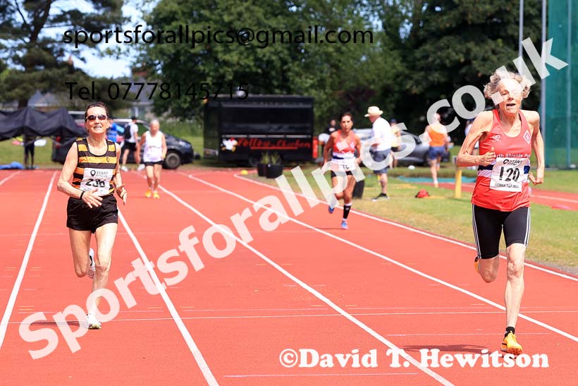 Womens 200 metres, 2024 NE Masters Track and Field Champs., Monkton Stadium, Jarrow.  Photo: David T. Hewitson/Sports for All Pics